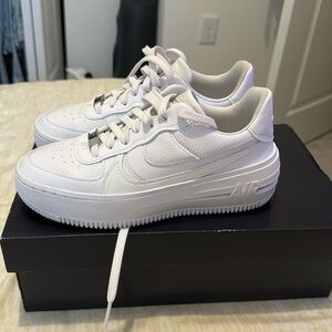 White AF1 PLT